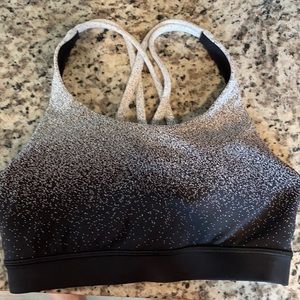 Black/white ombré lululemon energy bra